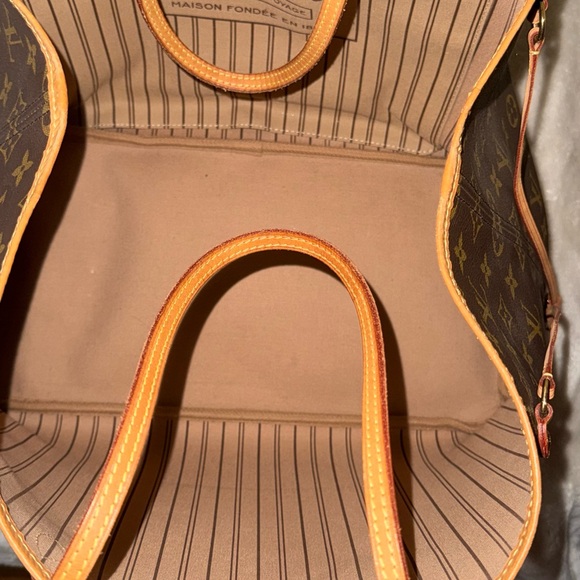 Louis Vuitton Monogram Neverfull GM - Picture 6 of 13